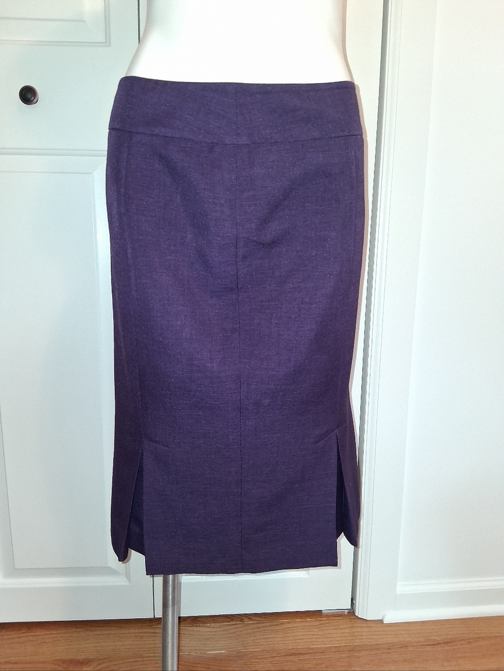 Black Label By Evan Picone. Classic Purple Pencil Skirt with Front Slits